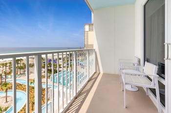 Studio, 1 King Bed with Sofa bed, Balcony, Beach View