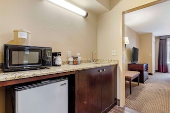 Suite, 2 Queen Beds, Non Smoking, Refrigerator & Microwave