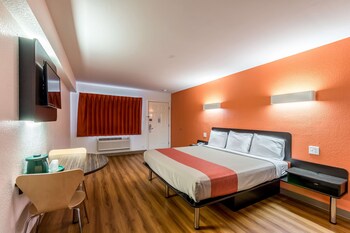 Standard Room, 1 King Bed, Non Smoking