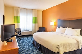 Room, 1 King Bed, Hearing Accessible (Mobility Accessible with Bathtub)