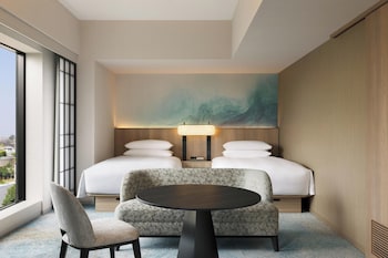 SUI JUNIOR SUITE, Club lounge access, 2 Twin