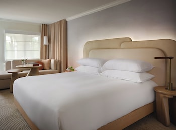 Room, 1 King Bed, Courtyard View