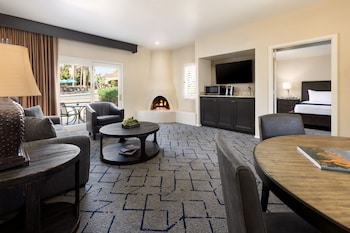 Villa, 1 King Bed, Patio, Pool View (Valley)