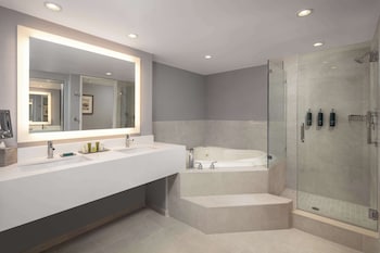 1 King Executive Suite