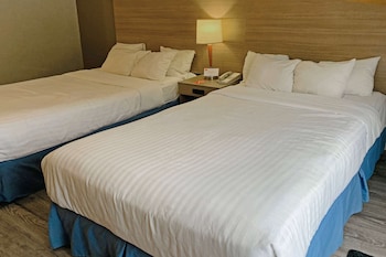 Room, 2 Queen Beds, Non Smoking