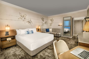 Ocean Front Premier 1 King Bed