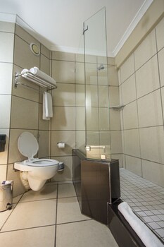 Standard Room (Queen)