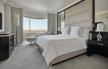 Suite (Doheny)