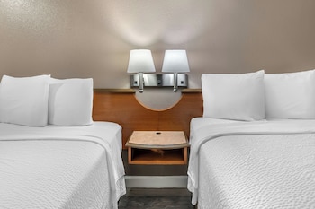 Deluxe Room, 2 Double Beds (Smoke Free)