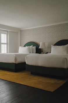 Deluxe Room, 2 Queen Beds (Deluxe Two Queen)