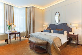 Deluxe Room (Grand)
