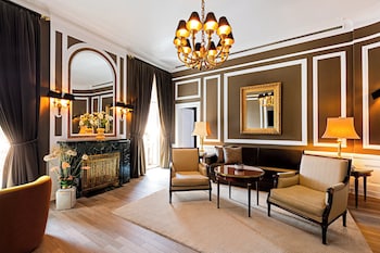 Suite (Cathedral View)