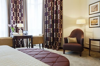 Deluxe Room (Grand)