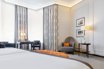 Deluxe Room (Grand)