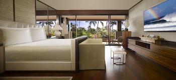 Suite, 1 King Bed, Garden View (Ohana)