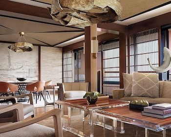 Suite (Makai)