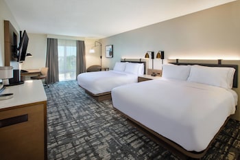 Standard Room, 2 Queen Beds, Mobility Accessible (Accessible Tub)
