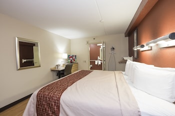 Deluxe Room, 1 King Bed, Accessible, Non Smoking (Shower)