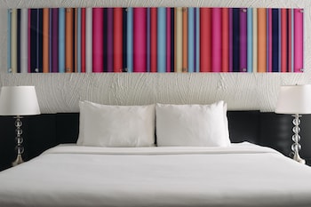 Standard Room, 1 King Bed, Accessible, Non Smoking