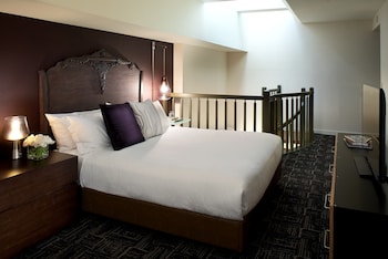 Luxury Suite