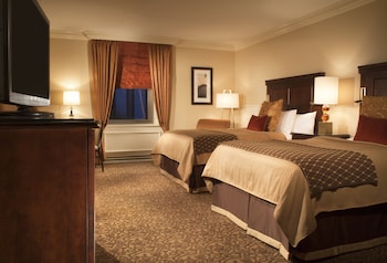 Deluxe Room, 2 Double Beds, Accessible (Roll in Shower)