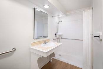 Standard Room, 2 Double Beds, Accessible, Non Smoking