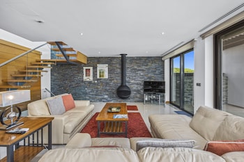 Deluxe Townhome, 2 Bedrooms, Private Pool