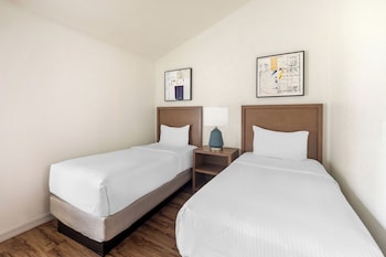 Condo, 2 Bedrooms, Kitchen