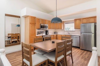 Condo, 2 Bedrooms, Kitchen