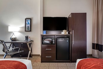Room, 2 Queen Beds, Accessible, Non Smoking