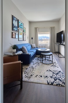 One Bedroom King Suite