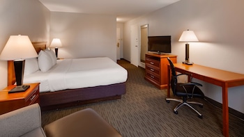 Standard Room, 1 King Bed, Non Smoking, Refrigerator & Microwave