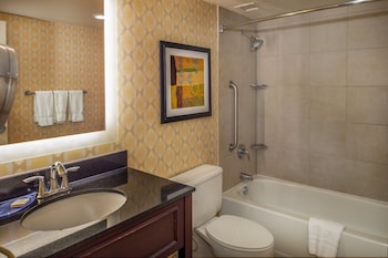 Standard Room, 1 King Bed, Refrigerator