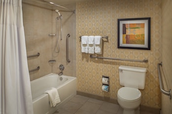 Standard Room, 1 King Bed (Accessible Tub)