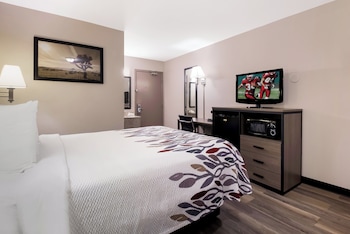 Deluxe Room, 1 Queen Bed (Upper Floor, Smaller, Smoke Free)