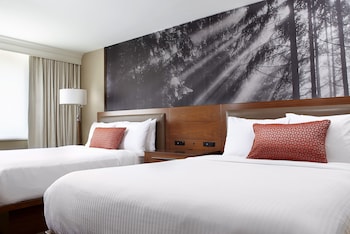 Room, 2 Queen Beds (Mobility/Hearing Access, Roll-In Shwr)