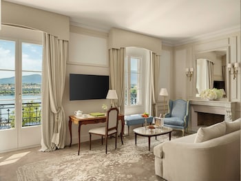 Junior Suite, Lake View (Prestige)