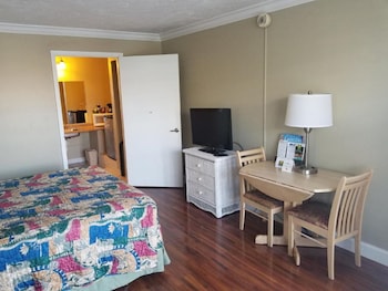 Standard Room, 1 Queen Bed