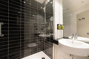Standard Room, 1 Queen Bed (Free Breakfast)