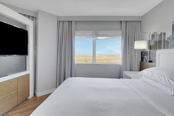 Room, 1 King Bed, City View