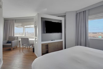 Room, 1 King Bed, City View, Corner