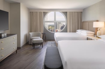 Room, 2 Queen Beds, Bathtub