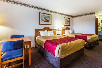 Standard Room, 2 Queen Beds, Non Smoking