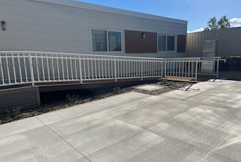 Deluxe 2 Bedroom cabin - S4 - Accessible