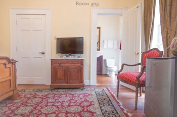 Room, 1 Queen Bed (305), Stairs Required
