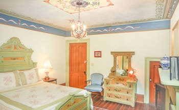 Room, 1 Queen Bed (301), Stairs Required