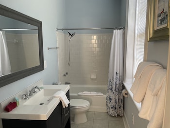 Room, 1 King Bed (404), Stairs Required