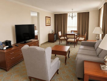 Master Suite, 1 King