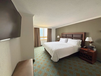 Master Suite, 1 King