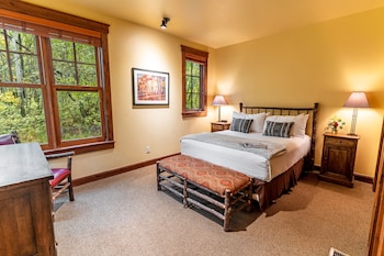 Suite (Condo)